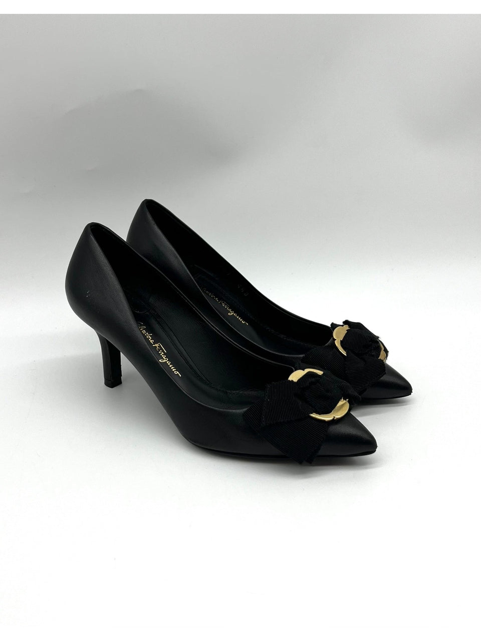 Salvatore Ferragamo Black Leather Bow Pointed Toe Pumps - Reeluxs 