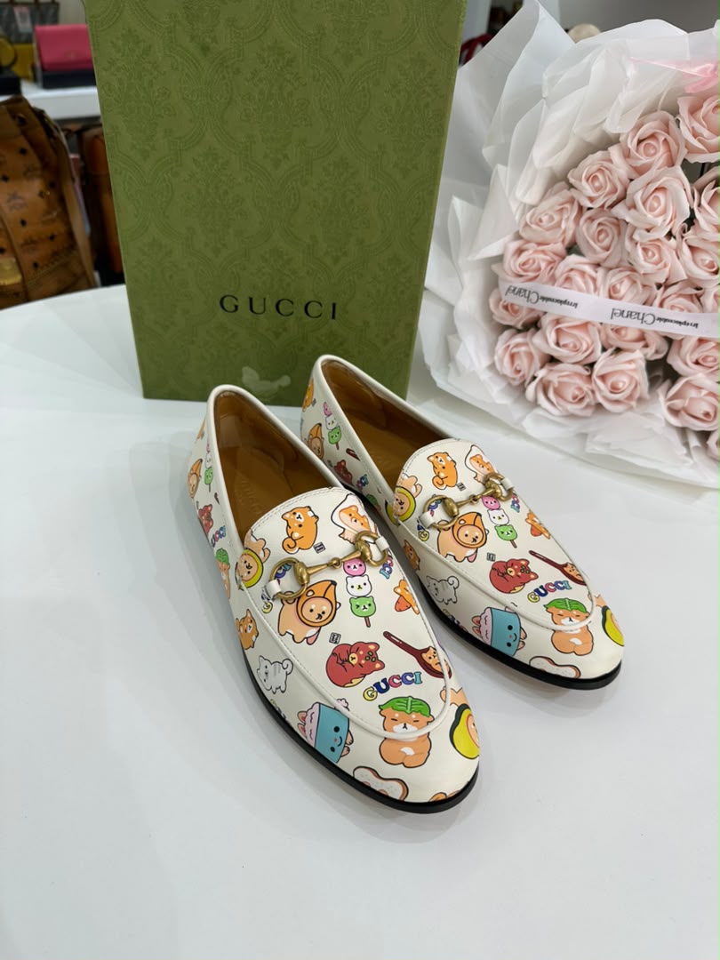 GUCCI Jordaan Animal Printed Loafer Beige Multi Women’S