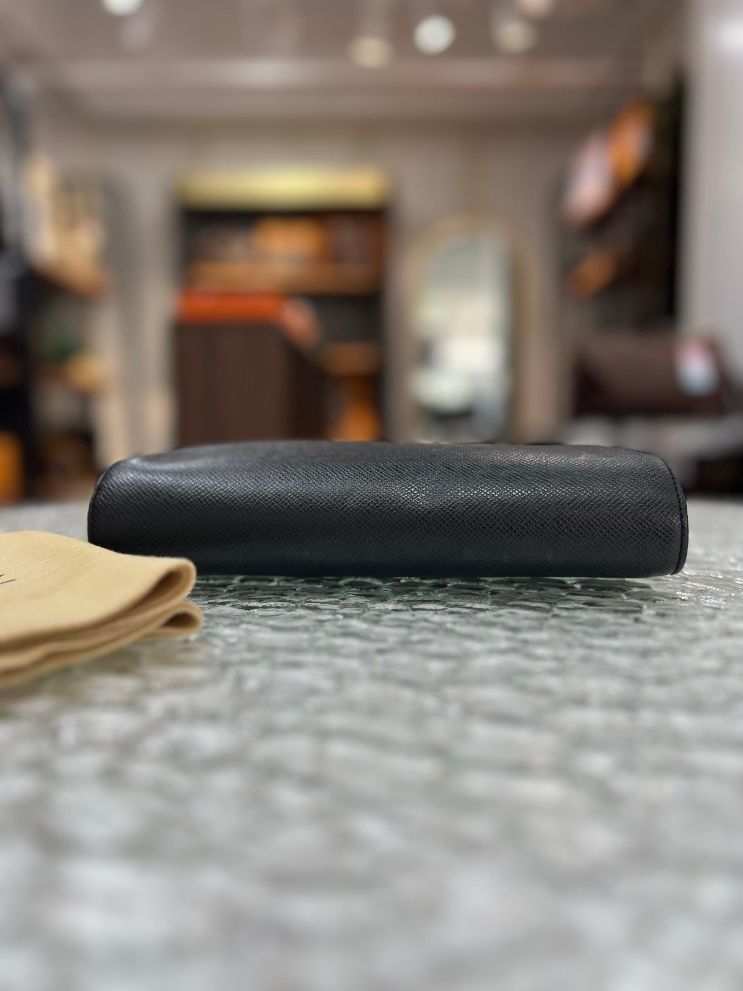 Louis Vuitton Taiga Baikal 
Men's Clutch - Reeluxs 