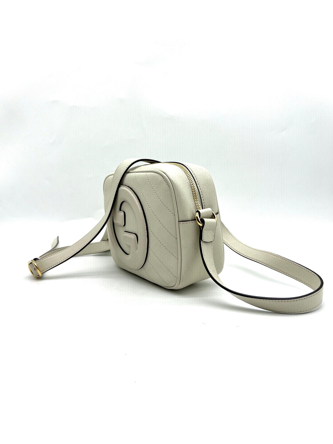 Gucci Women's Natural Blondie Small Shoulder Bag - Reeluxs 