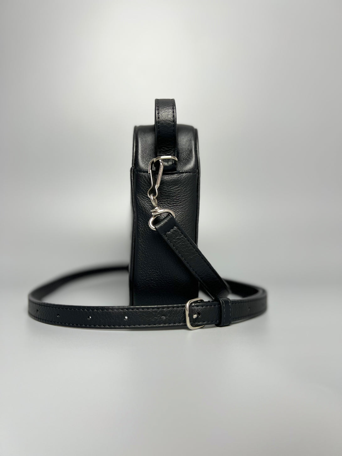 BALENCIAGA Zip Black Crossbody Bag For Unisex - Reeluxs 