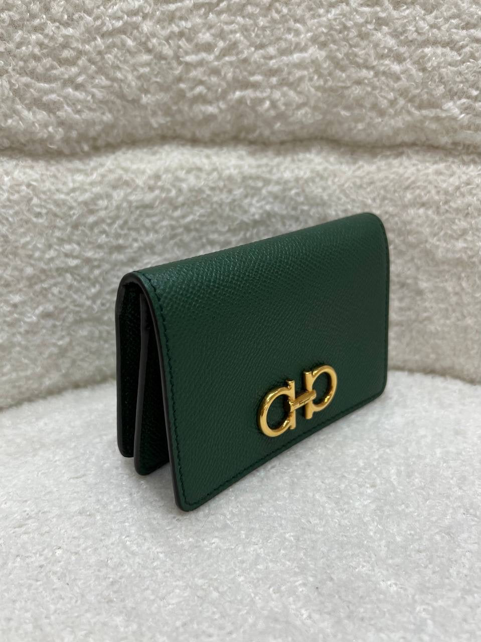 FERRAGAMO Fullset Gancini Compact Wallet In Green