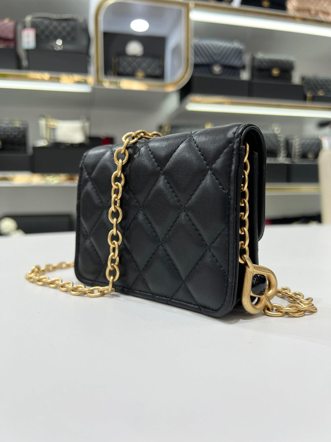 Full Set Microchip CHANEL Black Lambskin , Enamel & Gold - Tone Metal Women’s Card Holder with Chain - Reeluxs 