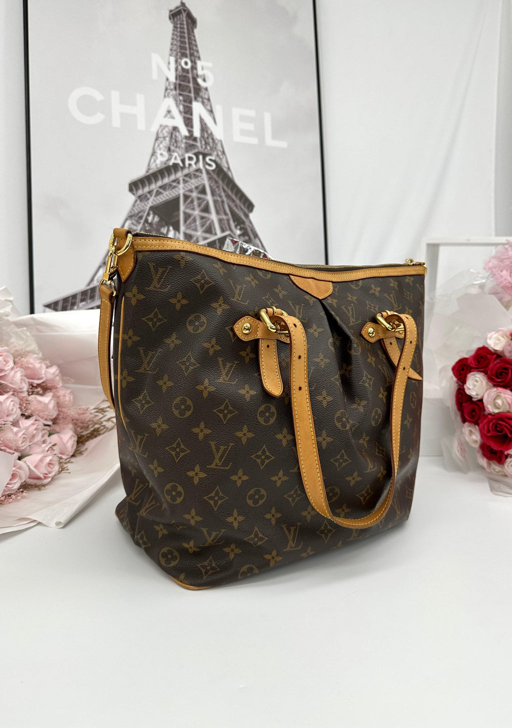 LOUIS VUITTON
Monogram Canvas Palermo GM Bag - Reeluxs 
