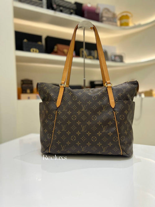 LOUIS VUITTON LV Totally MM Monogram Bag