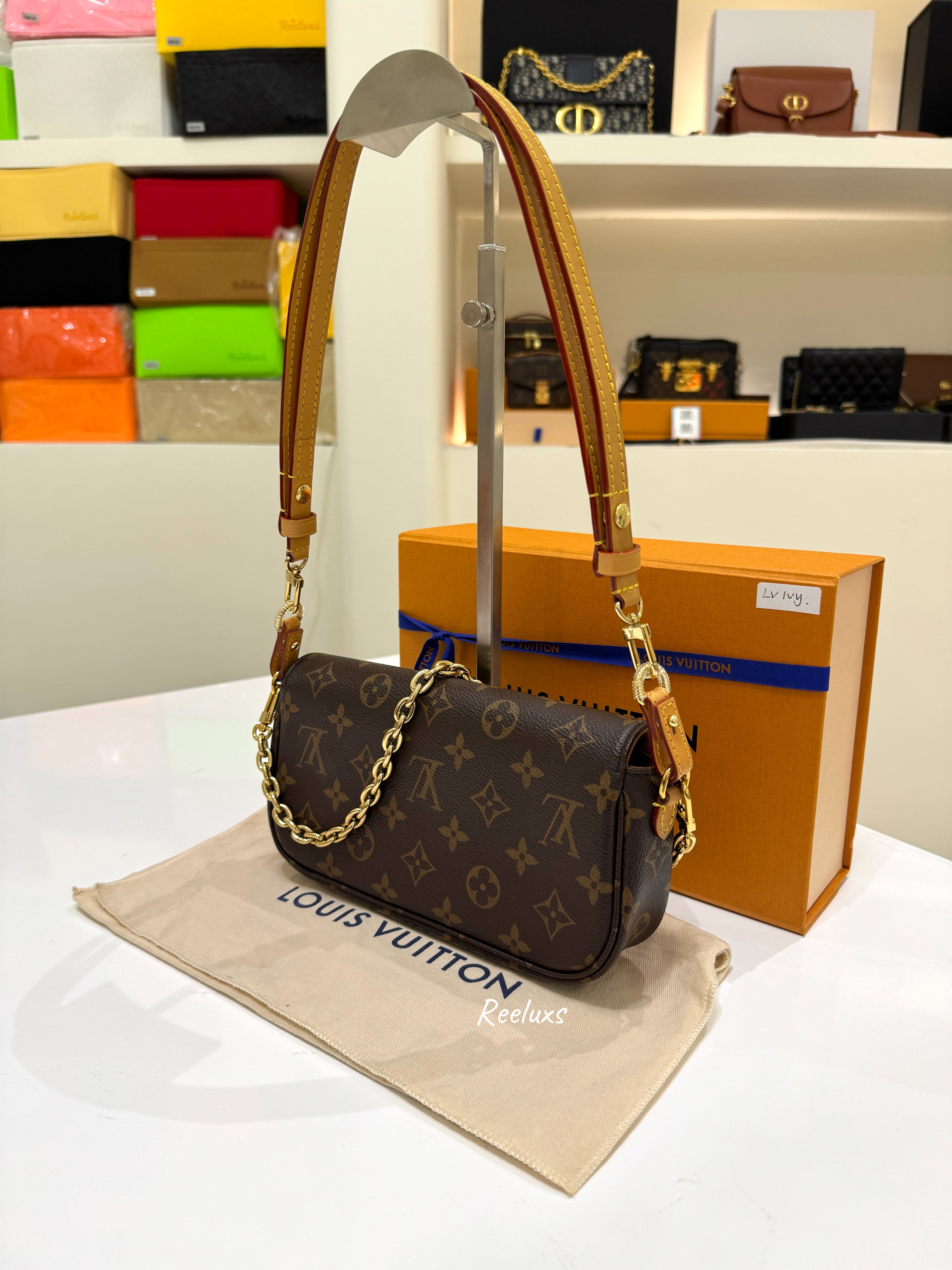 LOUIS VUITTON LV Wallet On Chain Ivy Monogram Canvas Shoulder Bag