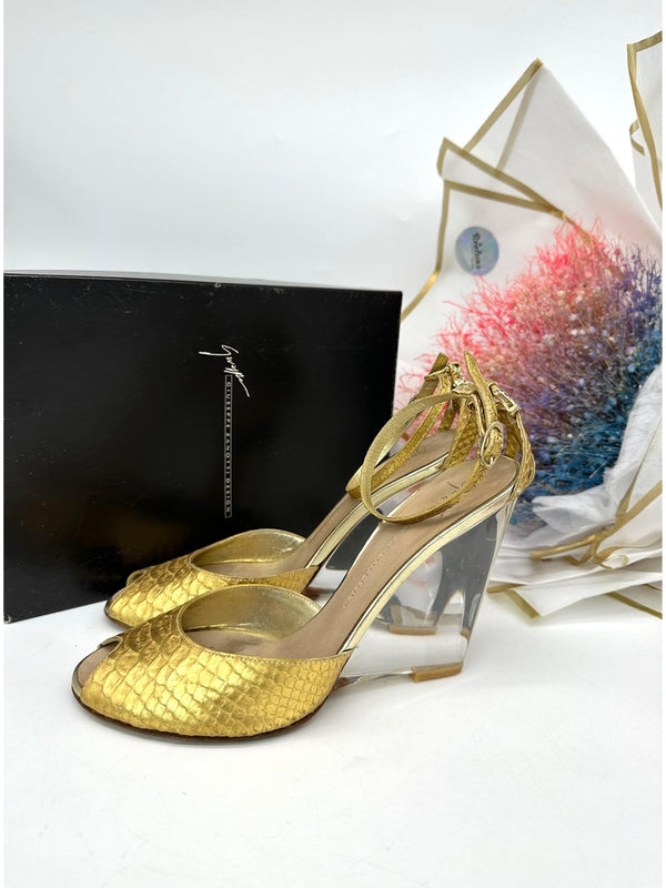 Leather Sandals Giuseppe Zanotti Gold Size 38 - Reeluxs 