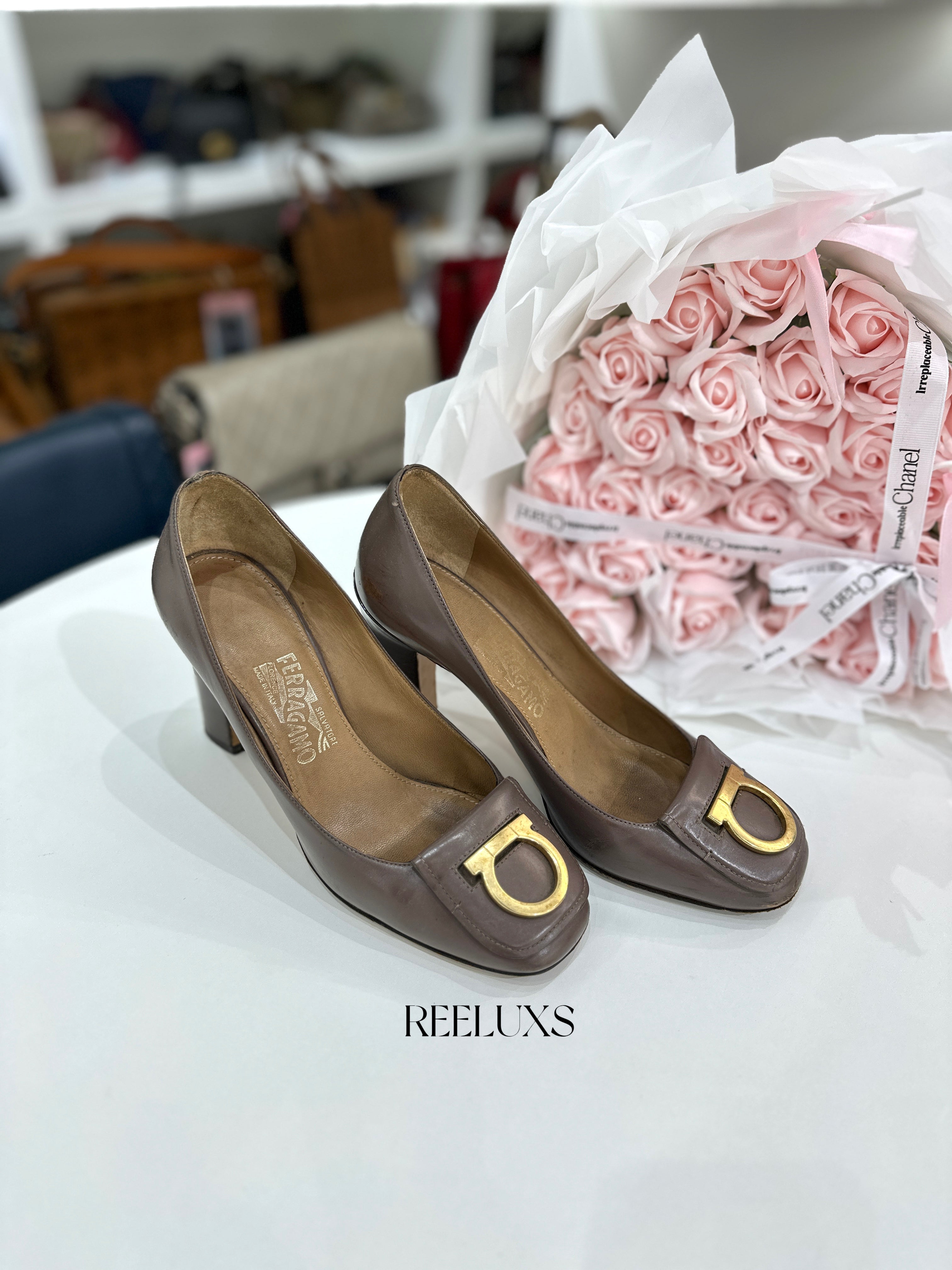 FERRAGAMO Maxi Gancini Pump