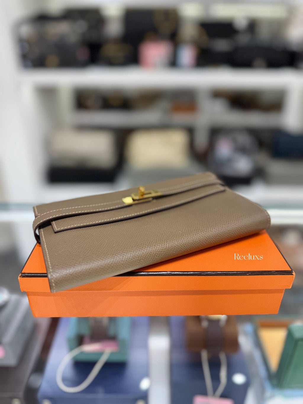 HERMÈS KELLY Classicque To Go Wallet In The Shade Etoupe