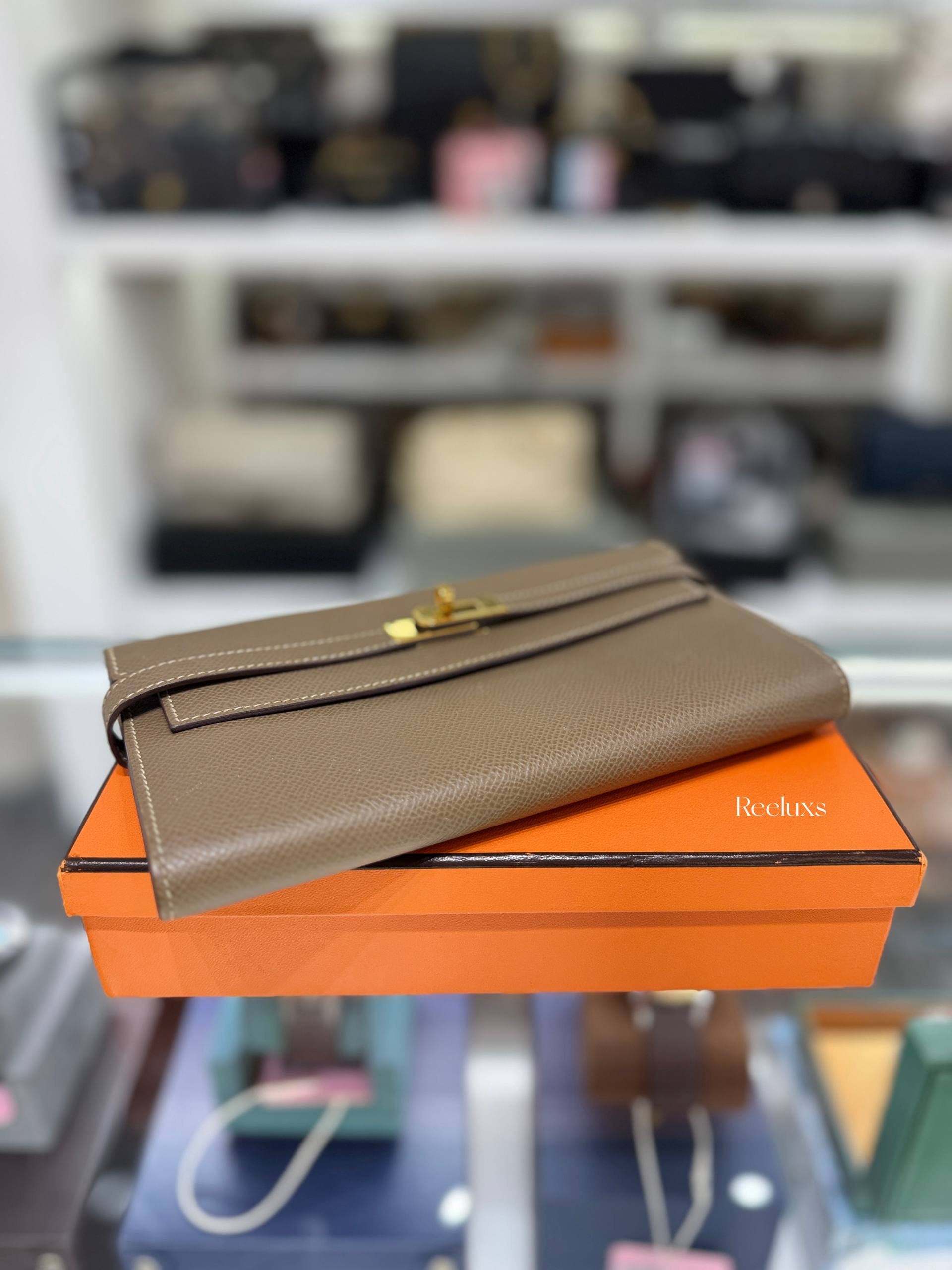 HERMÈS KELLY Classicque To Go Wallet In The Shade Etoupe