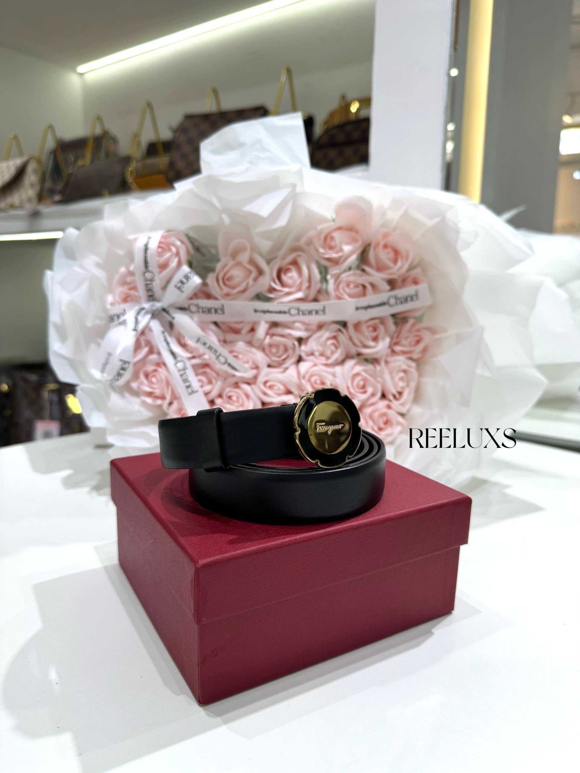 FERRAGAMO Vara Flower Buckle Belt