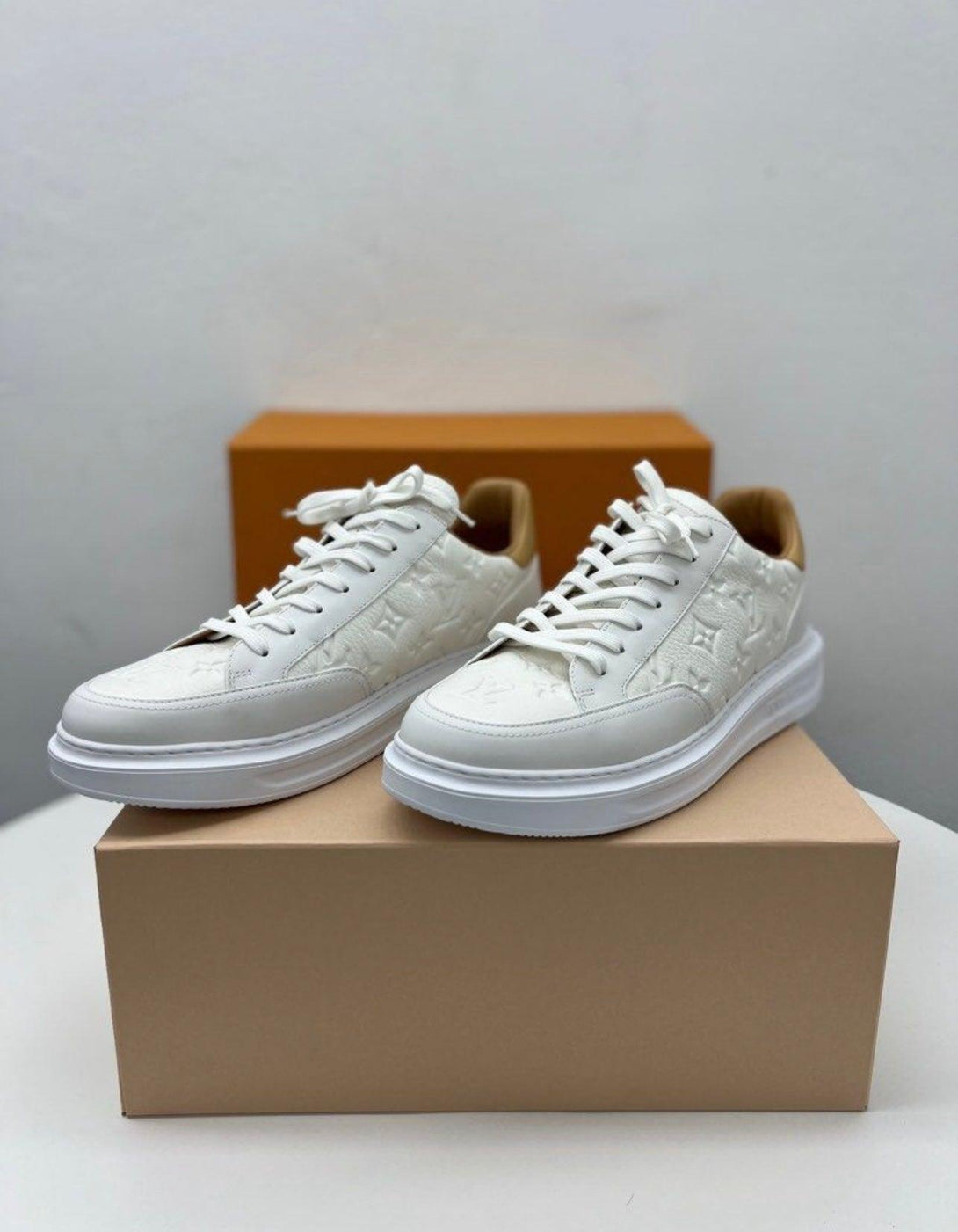 Louis Vuitton White Monogram Beverly Hills Sneaker Shoe Size 9 - Reeluxs 