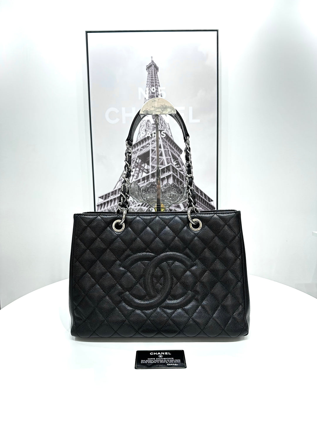 CHANEL Caviar Skin Matelasse Chain Shoulder Bag Black