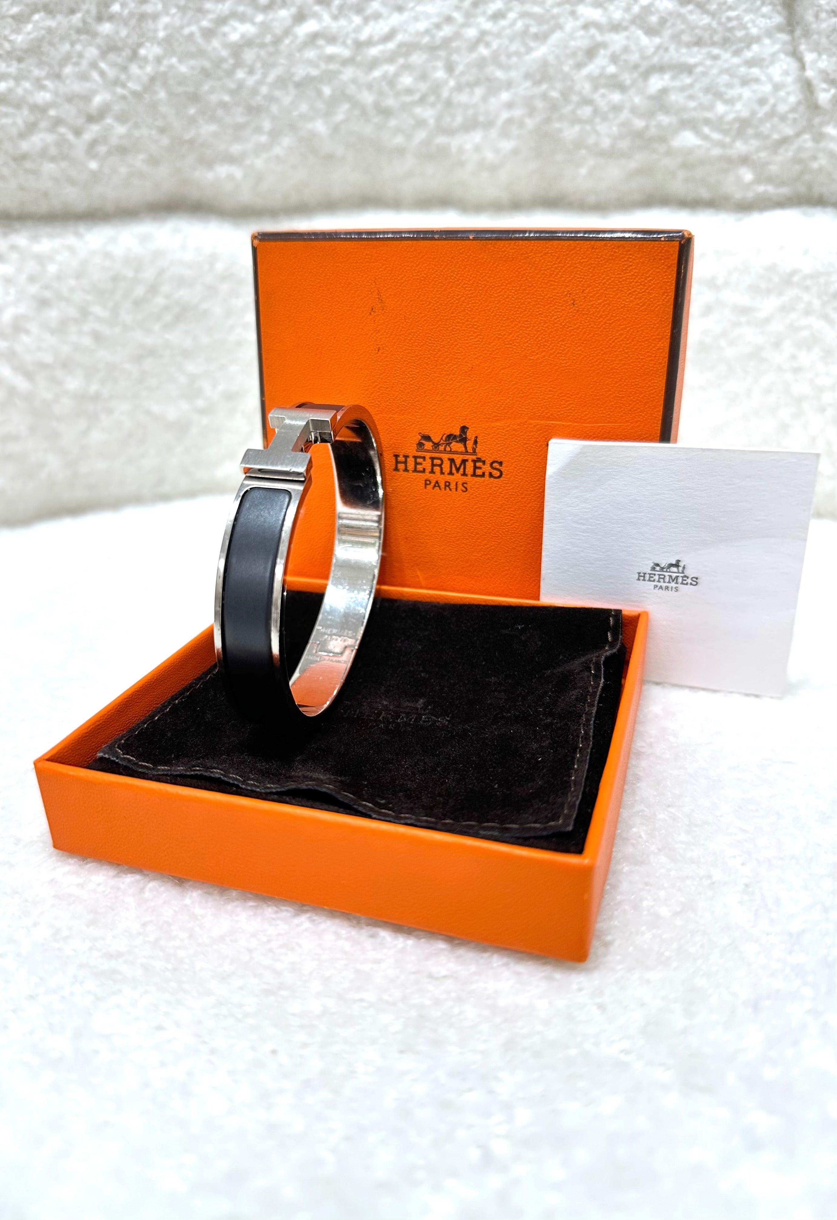 HERMES 
Enamel Narrow Clic H Bracelet GM Black - Reeluxs 