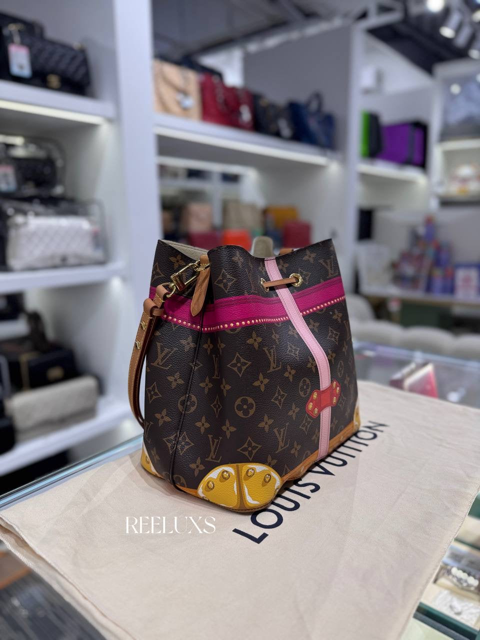 LOUIS VUITTON Limited Edition 2018 Monogram Summer Trunks NoéNoé Bucket
