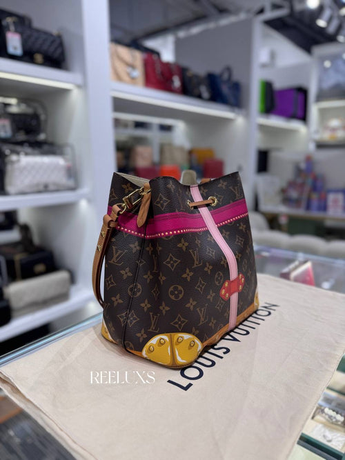 LOUIS VUITTON Limited Edition 2018 Monogram Summer Trunks NoéNoé Bucket