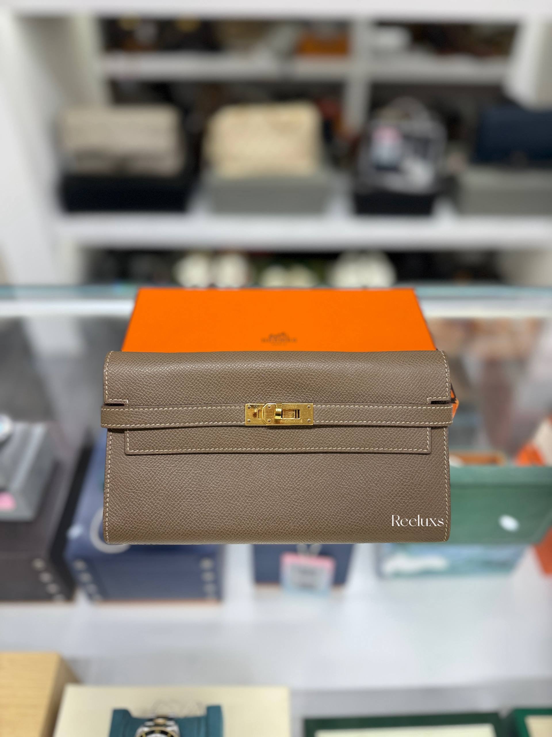 HERMÈS KELLY Classicque To Go Wallet In The Shade Etoupe