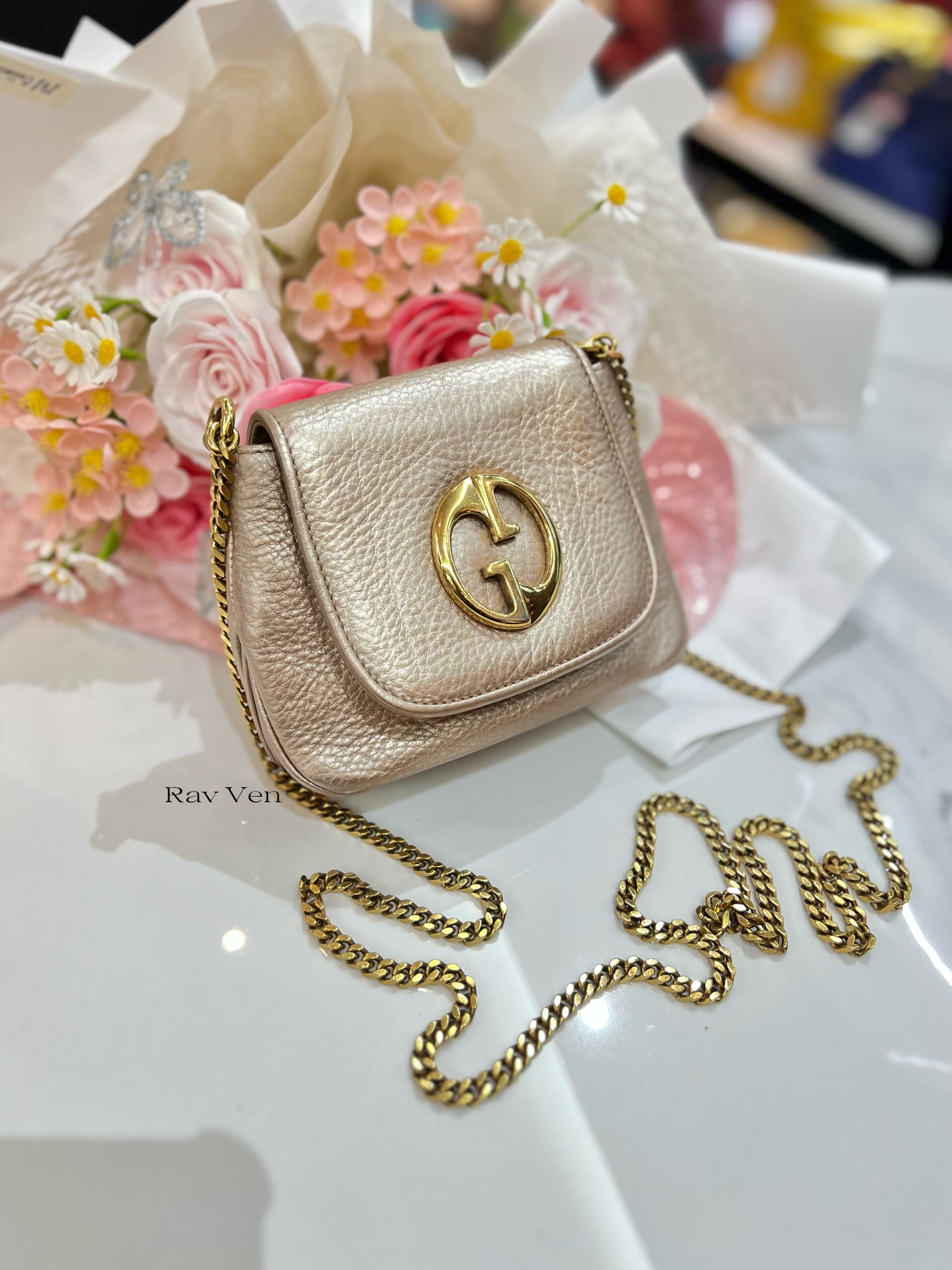 GUCCI Small Chain Shoulder Bag