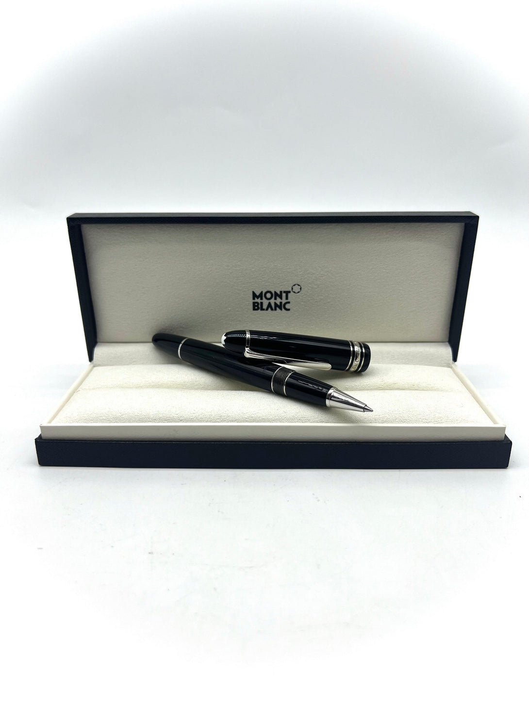 MONT BLANC Rollerball Pen - Black - Reeluxs 