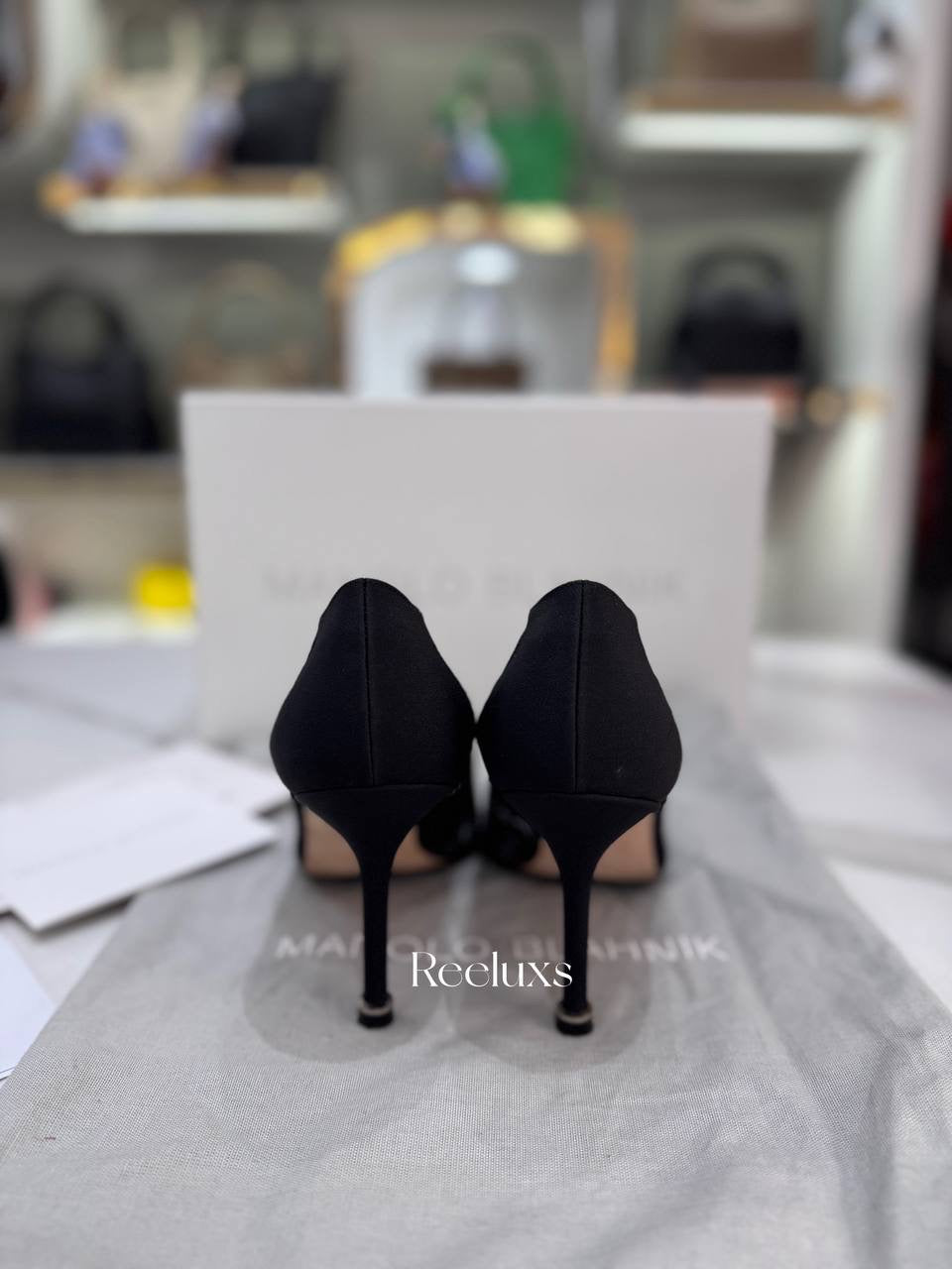 MANOLO BLAHNIK Hangisi Lace Pumps