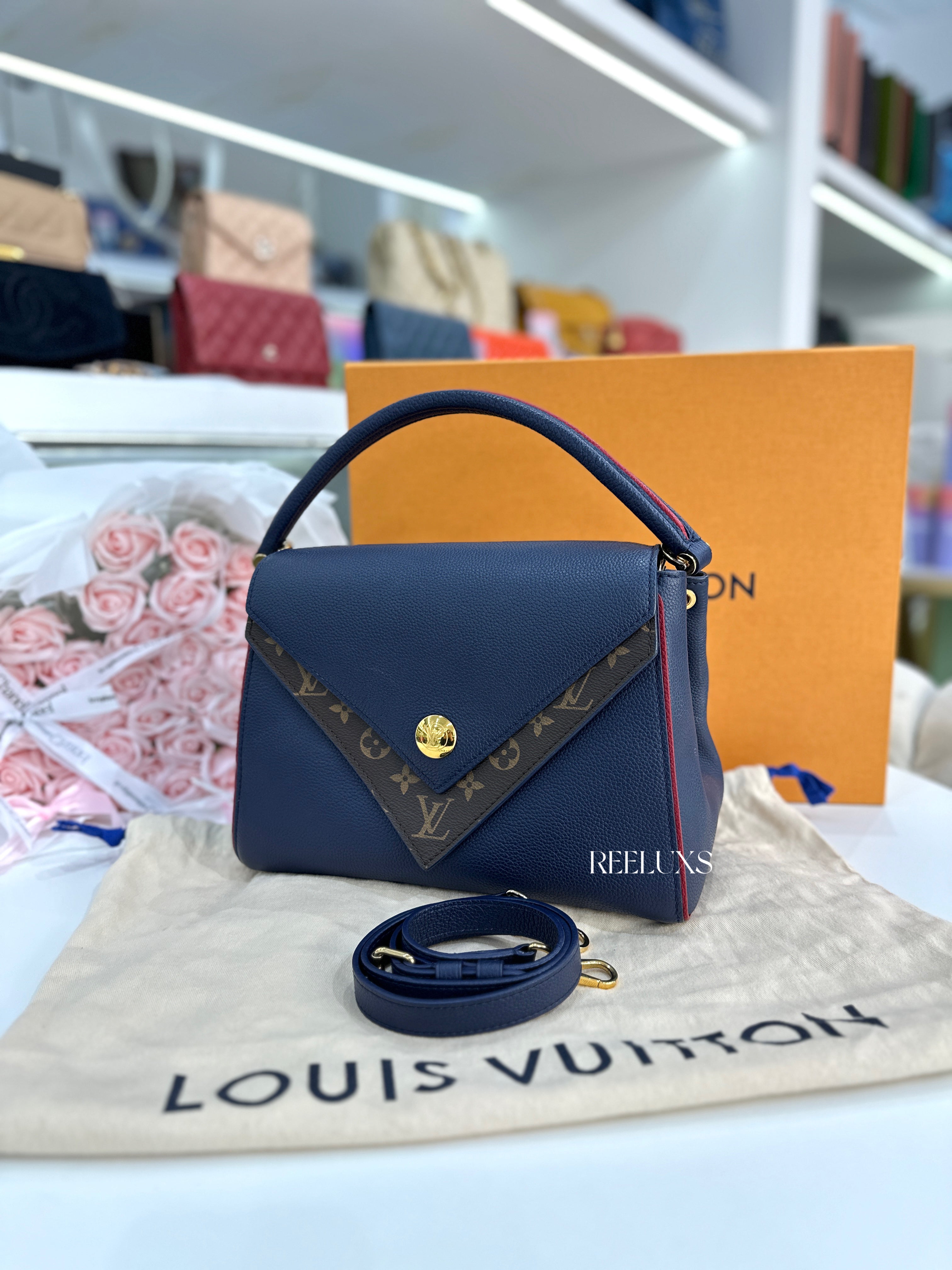 LOUIS VUITTON LV Double V bag