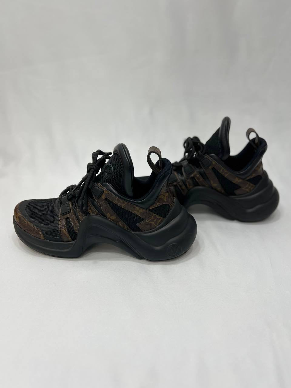 LOUIS VUITTON LV Archlight Trainer Sneaker in Black Monogram ( Women’s )