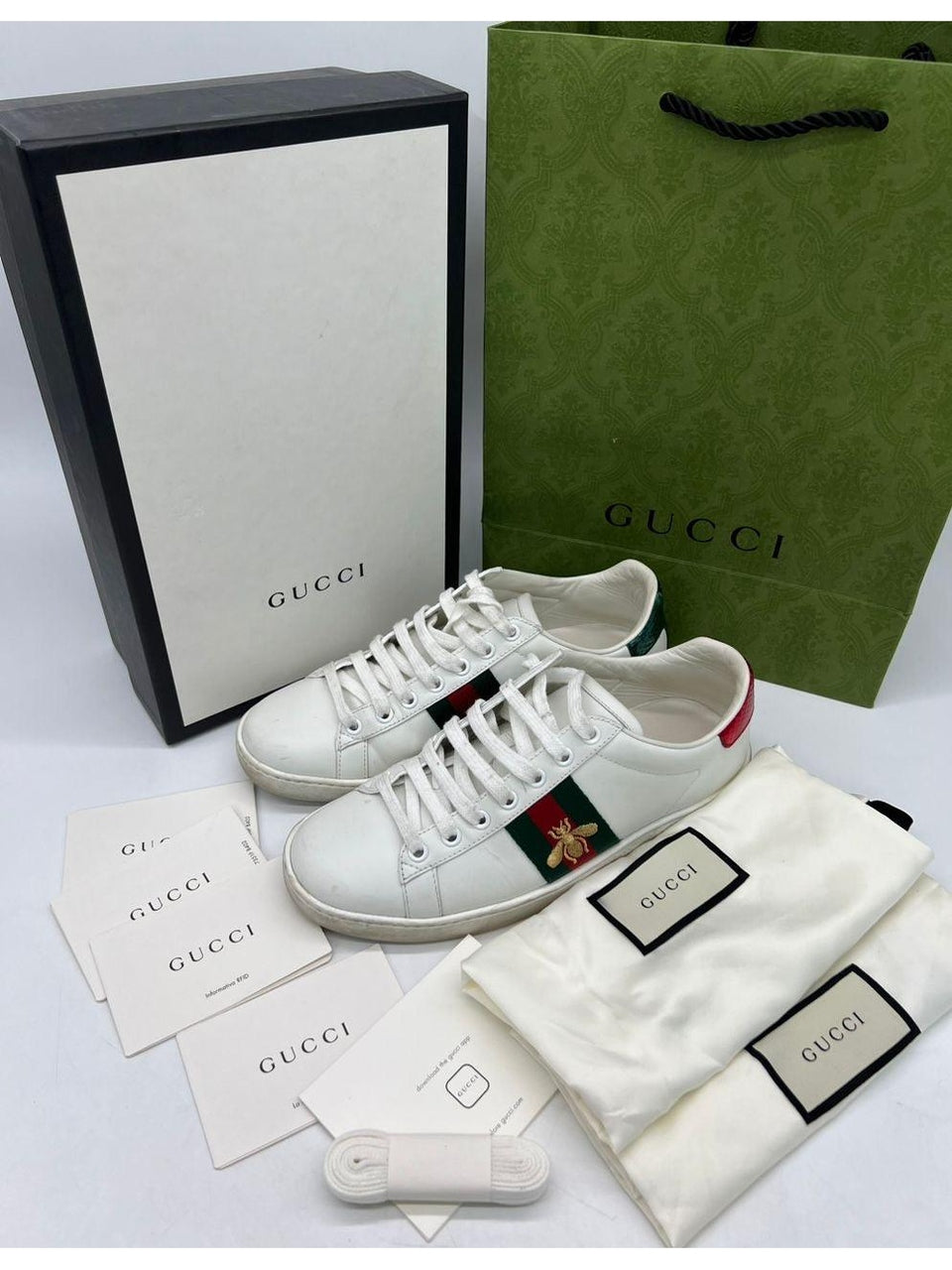 GUCCI Calfskin Ayers Bee Embroidered Ace Sneakers White &amp; Red Shoes For Unisex - Reeluxs 