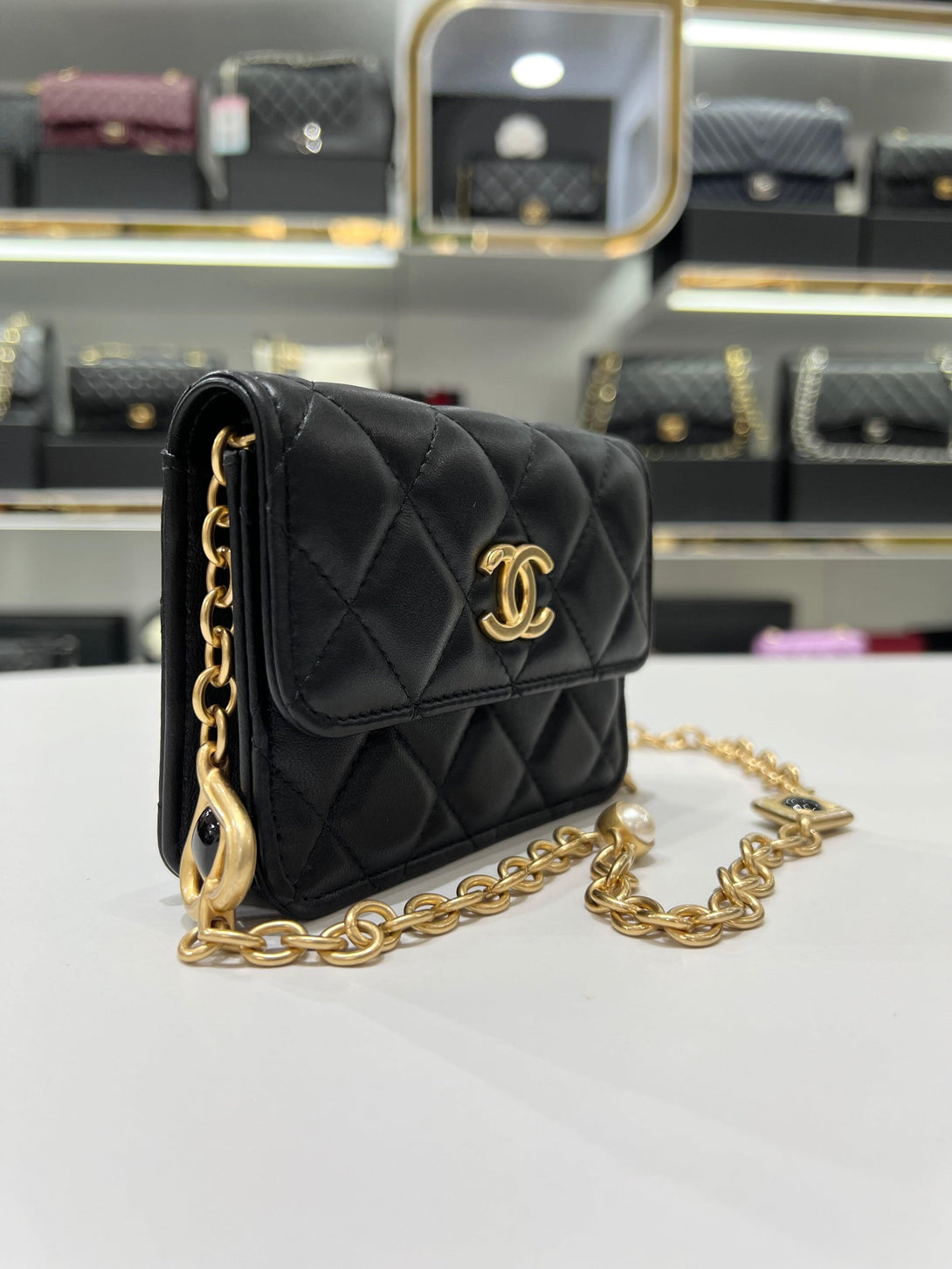 Full Set Microchip CHANEL Black Lambskin , Enamel & Gold - Tone Metal Women’s Card Holder with Chain - Reeluxs 