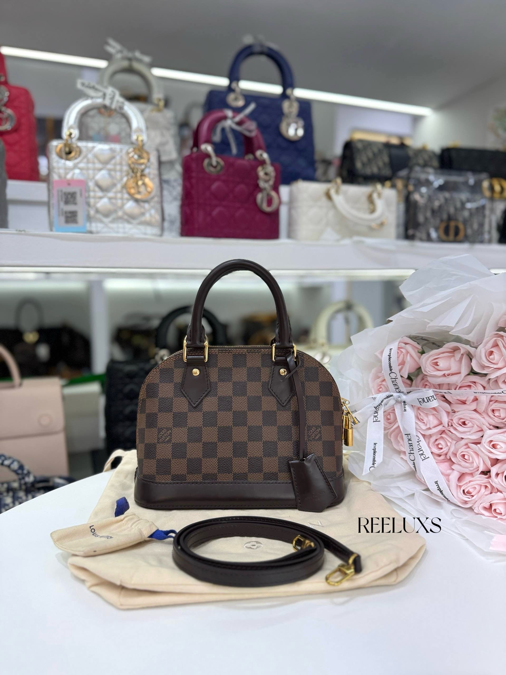LOUIS VUITTON LV Alma BB Damier Ébène canvas