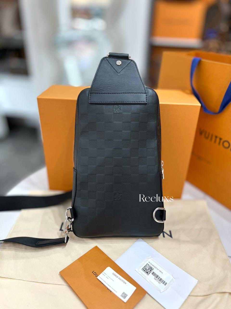 LOUIS VUITTON Avenue Slingbag In Damier Graphite Canvas Fullset