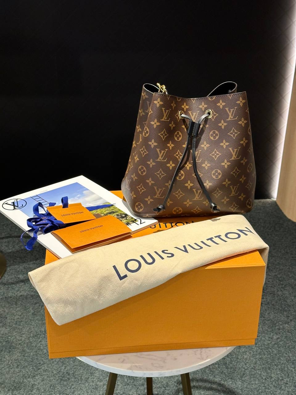 FULL SET LOUIS VUITTON LV Neonoe MM in Monogram Canvas, Black Strap Shoulder Bag GHW ( NFC )