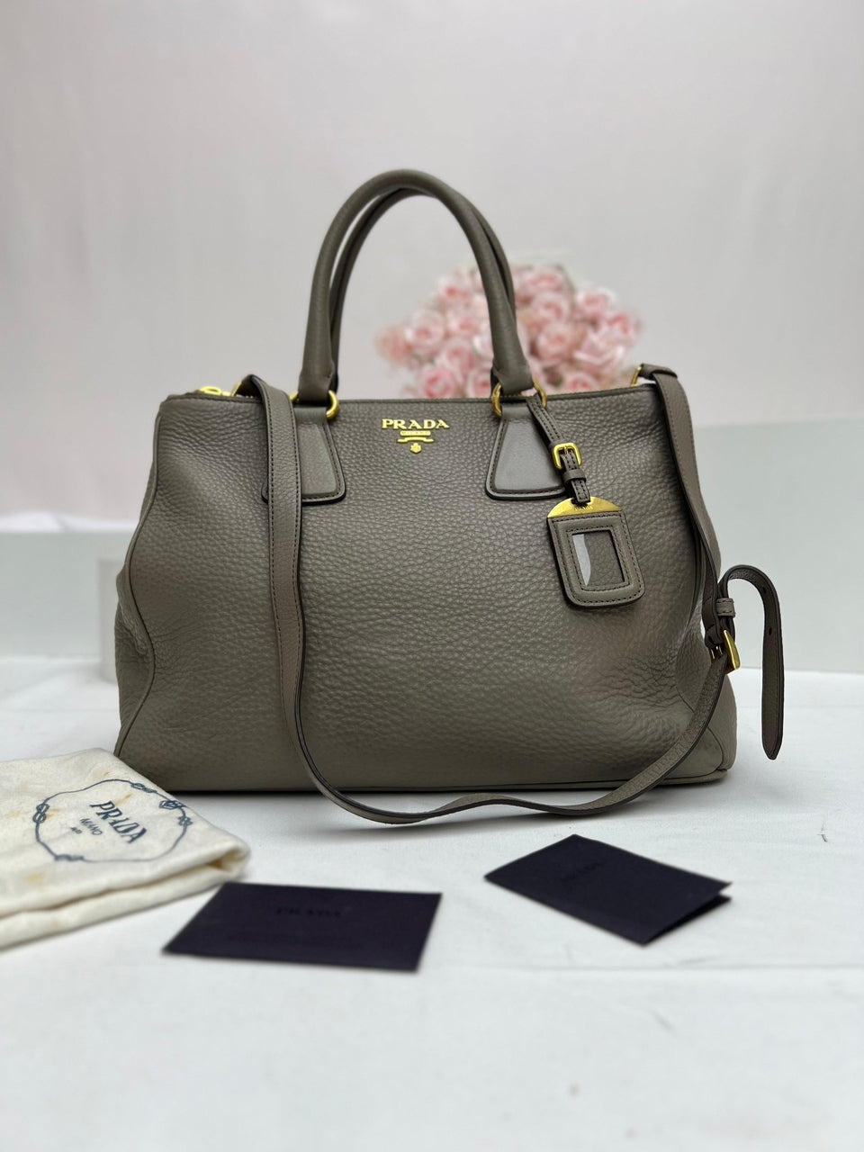 Prada Grey Vitello Daino Leather
Middle Zip Tote - Reeluxs 