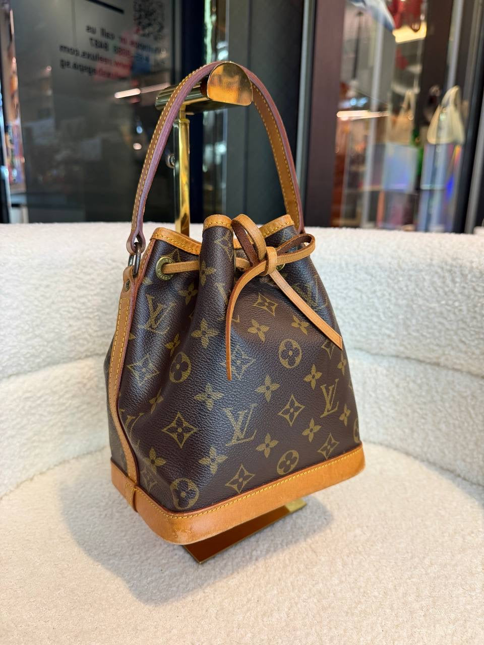 Louis Vuitton Neo Mini in Monogram