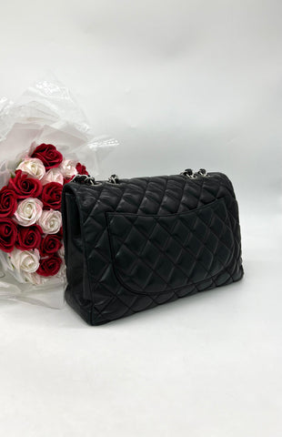 CHANEL Black Lambskin Maxi Single Flap For Women Shoulder Bag - Reeluxs 