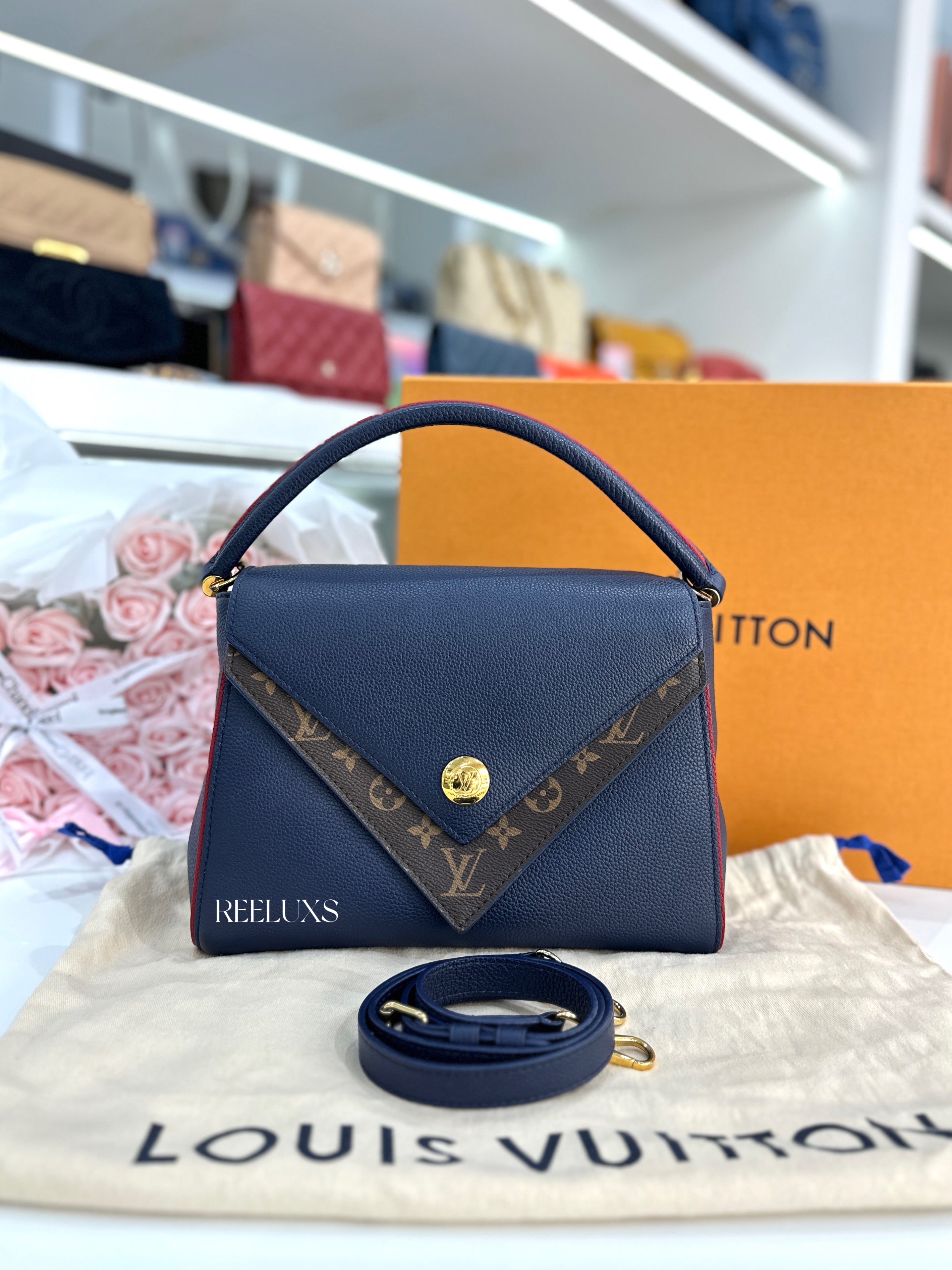 LOUIS VUITTON LV Double V bag