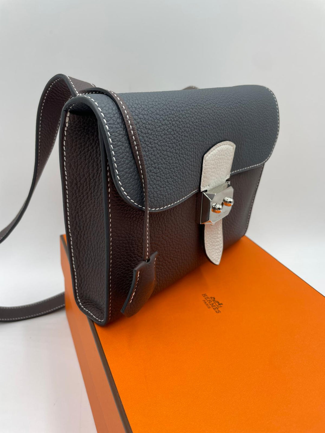 Hermes Sac a depeches 21 colorblock bag in Togo calfskin with Palladium plated