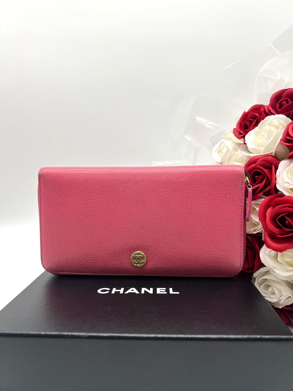 Chanel Round Zipper Long
Wallet - Reeluxs 