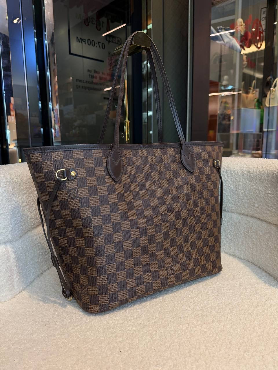 Louis Vuitton Neverfull MM Damier