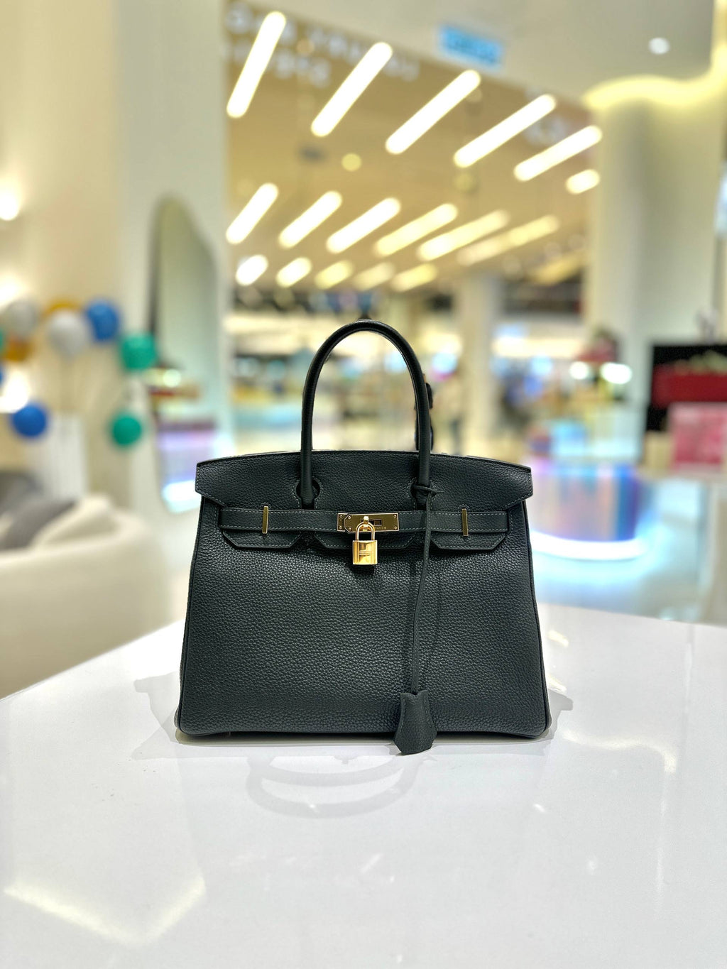 HERMES Birkin 30 Gold Hardware Handbag ( GHW )