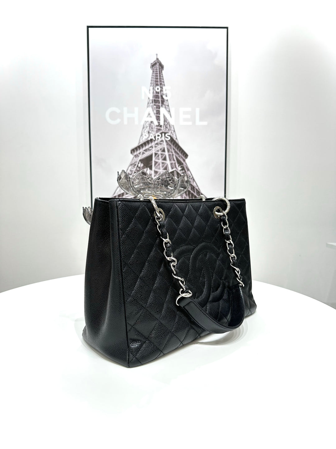 CHANEL Caviar Skin Matelasse Chain Shoulder Bag Black