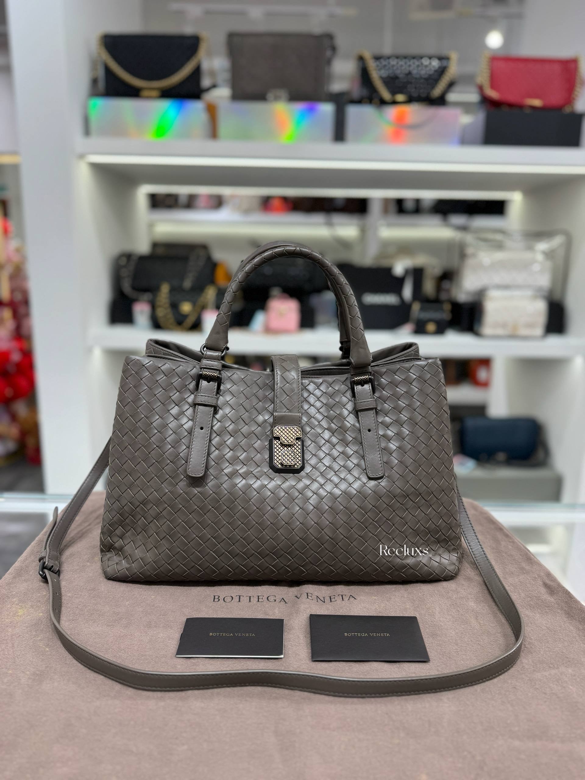 BOTTEGA Veneta Roma Intrecciato Leather Tote Bag
