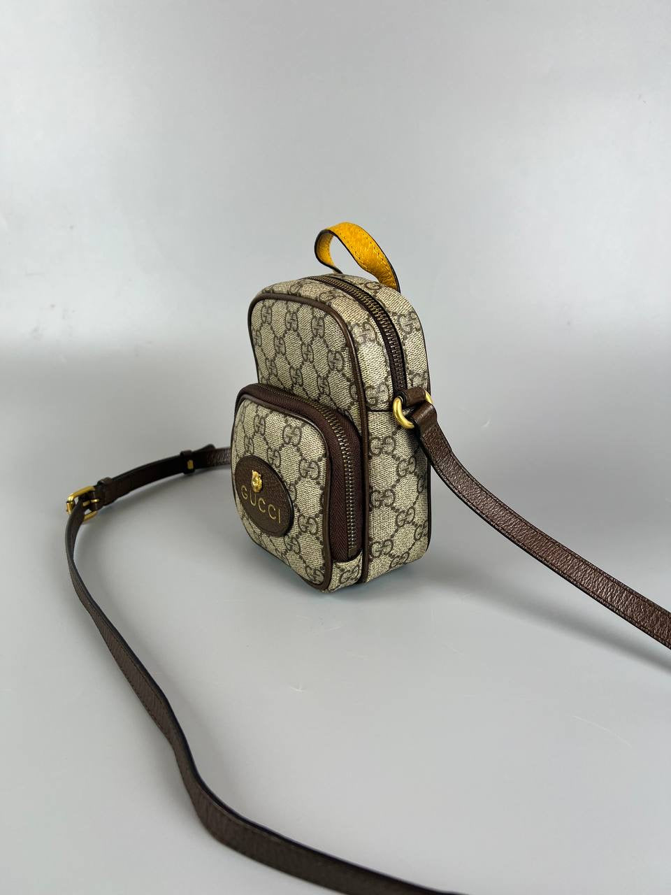 GUCCI Neo Vintage GG Supreme Small Crossbody Beige
