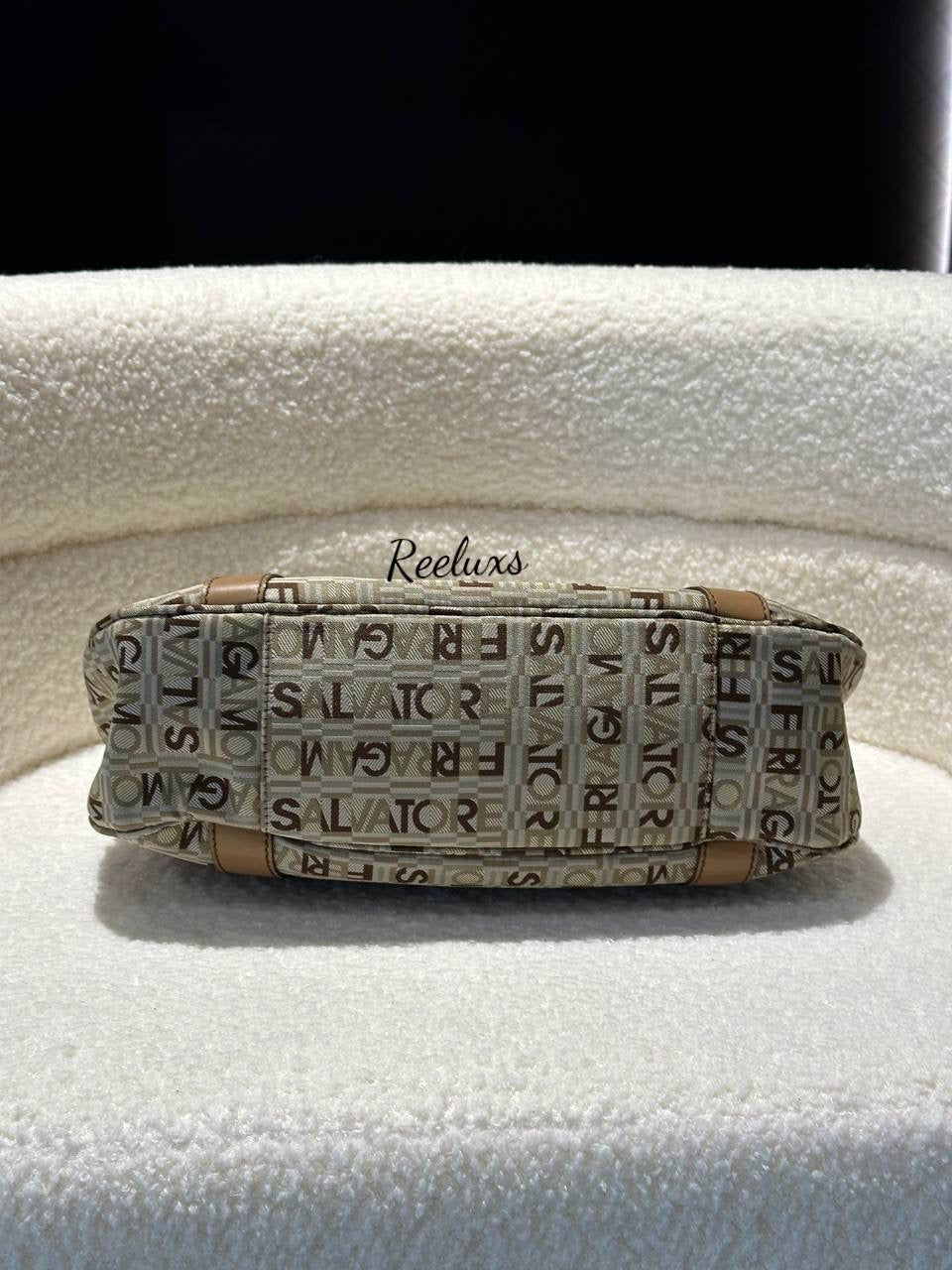 FERRAGAMO Logo - Print Canvas Shoulder Bag