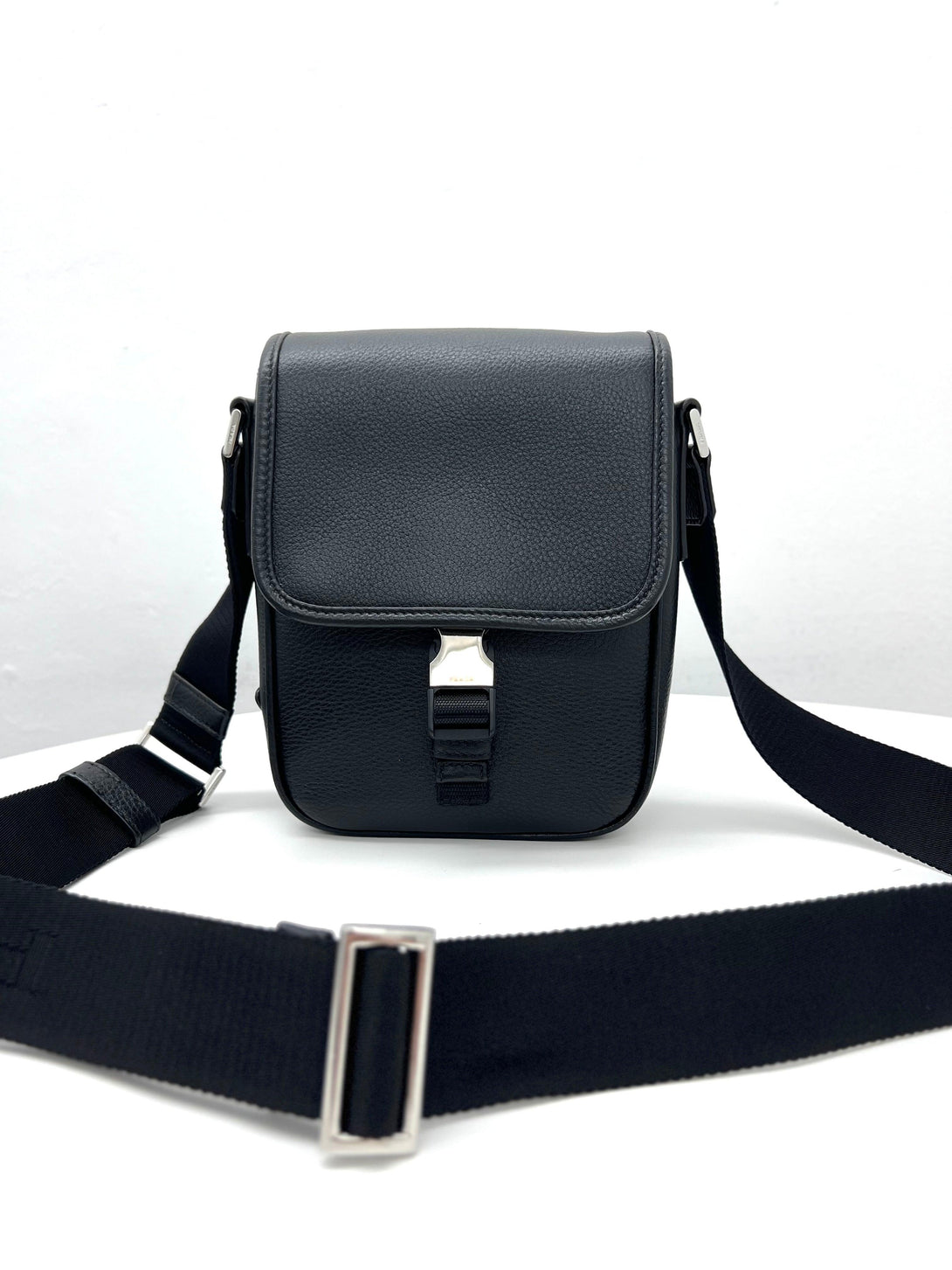 Prada Shoulder Bag Sapphire Leather - Reeluxs 