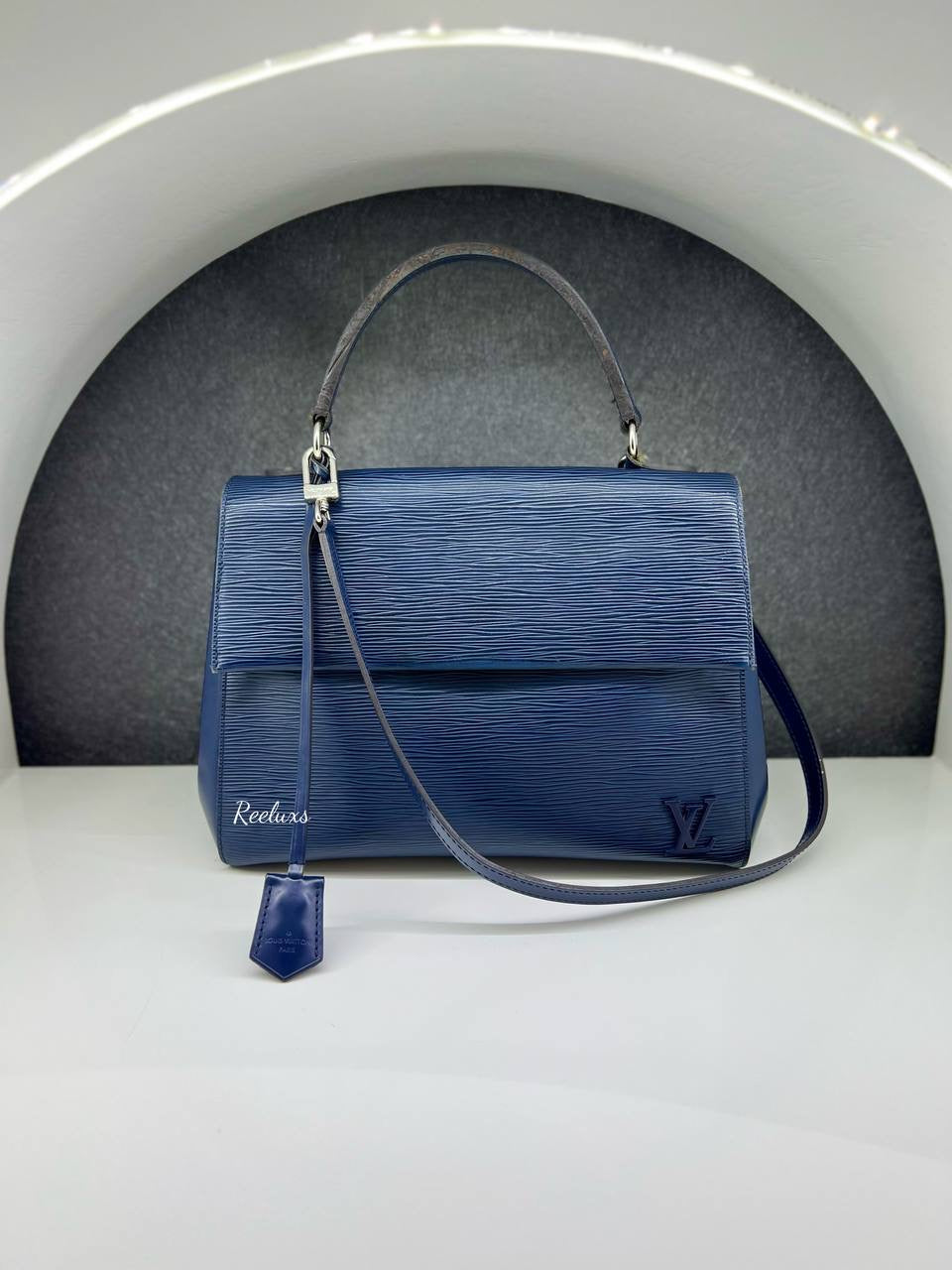 LOUIS VUITTON LV Cluny MM Epi Leather Top Handle Shoulder bag