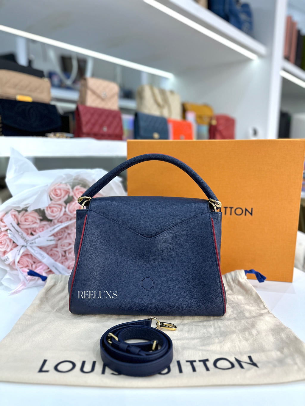 LOUIS VUITTON LV Double V bag