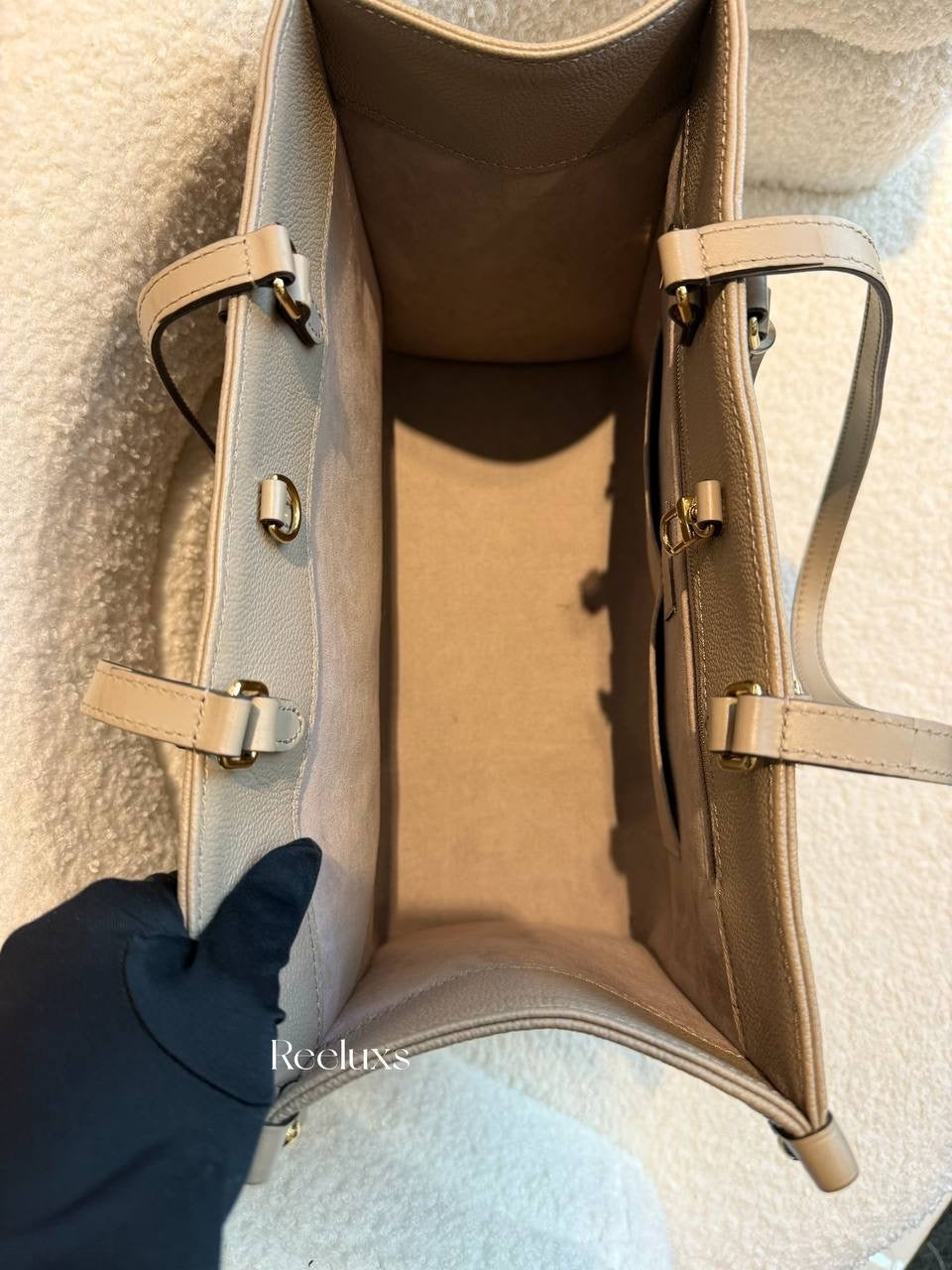 Louis Vuitton LV Onthego MM Empreinte Beige Tote Bag