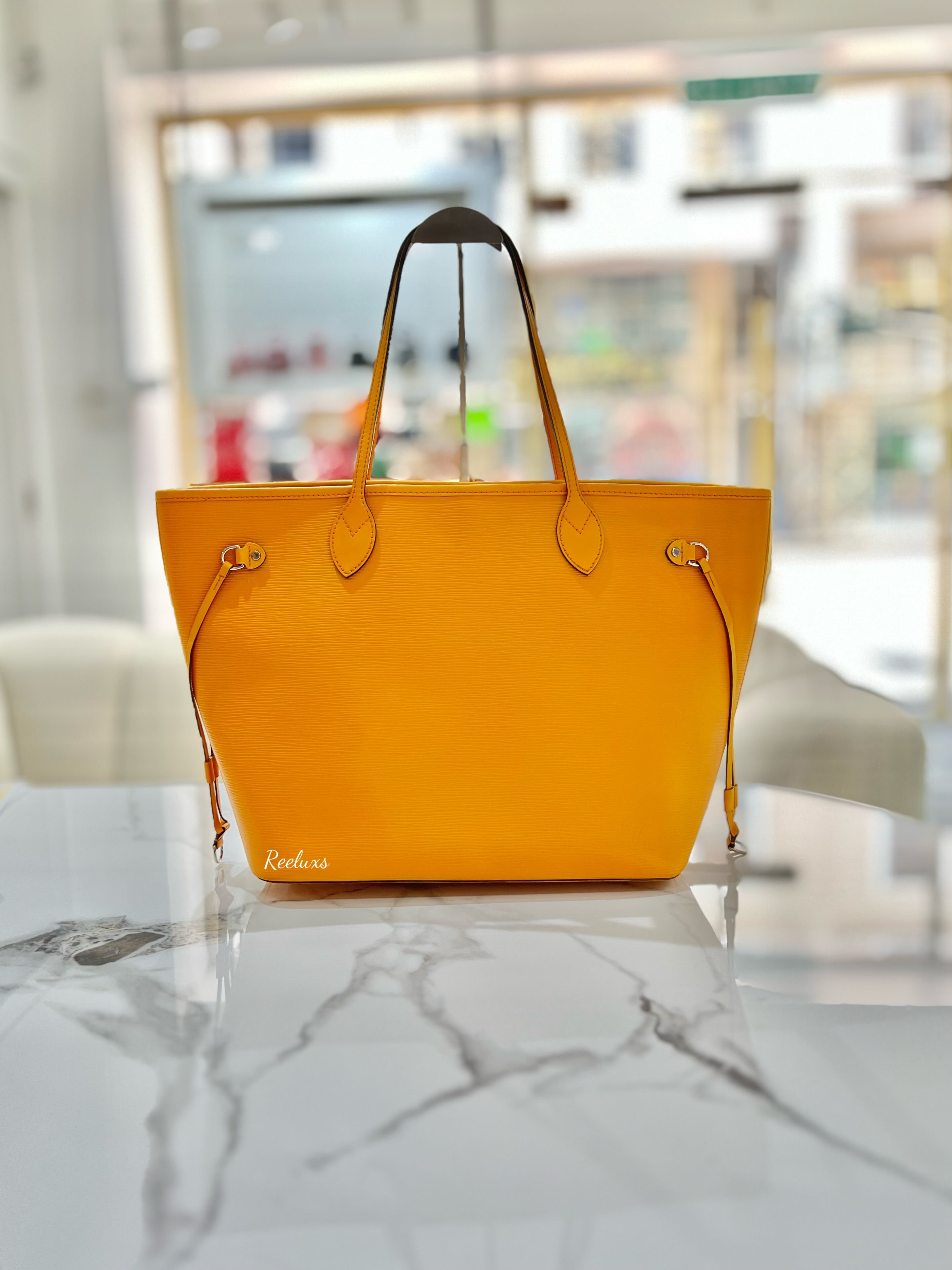 LOUIS VUITTON LV Yellow Epi Neverfull MM