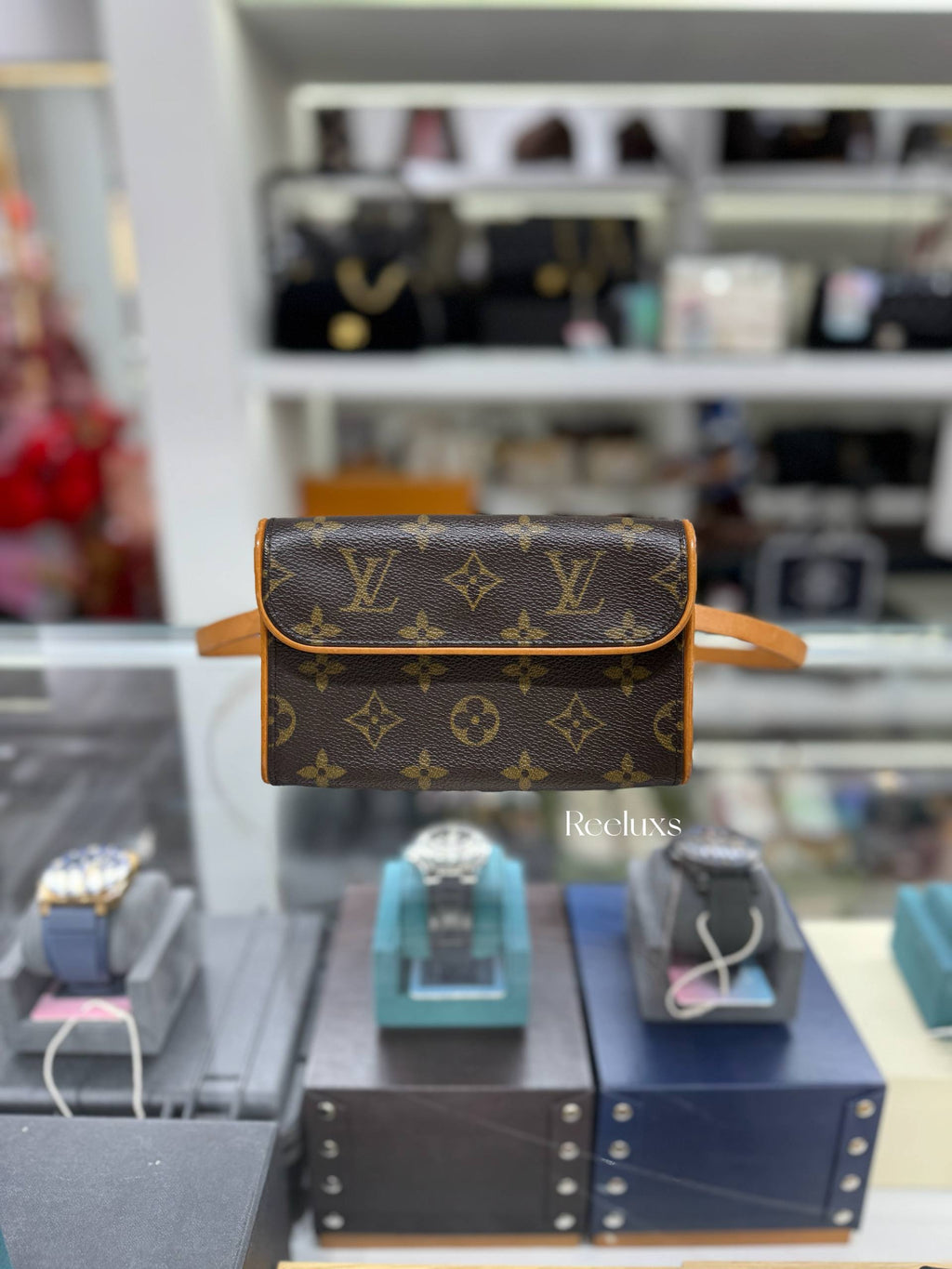 LOUIS VUITTON Monogram Pochette Florentine Waist Bag