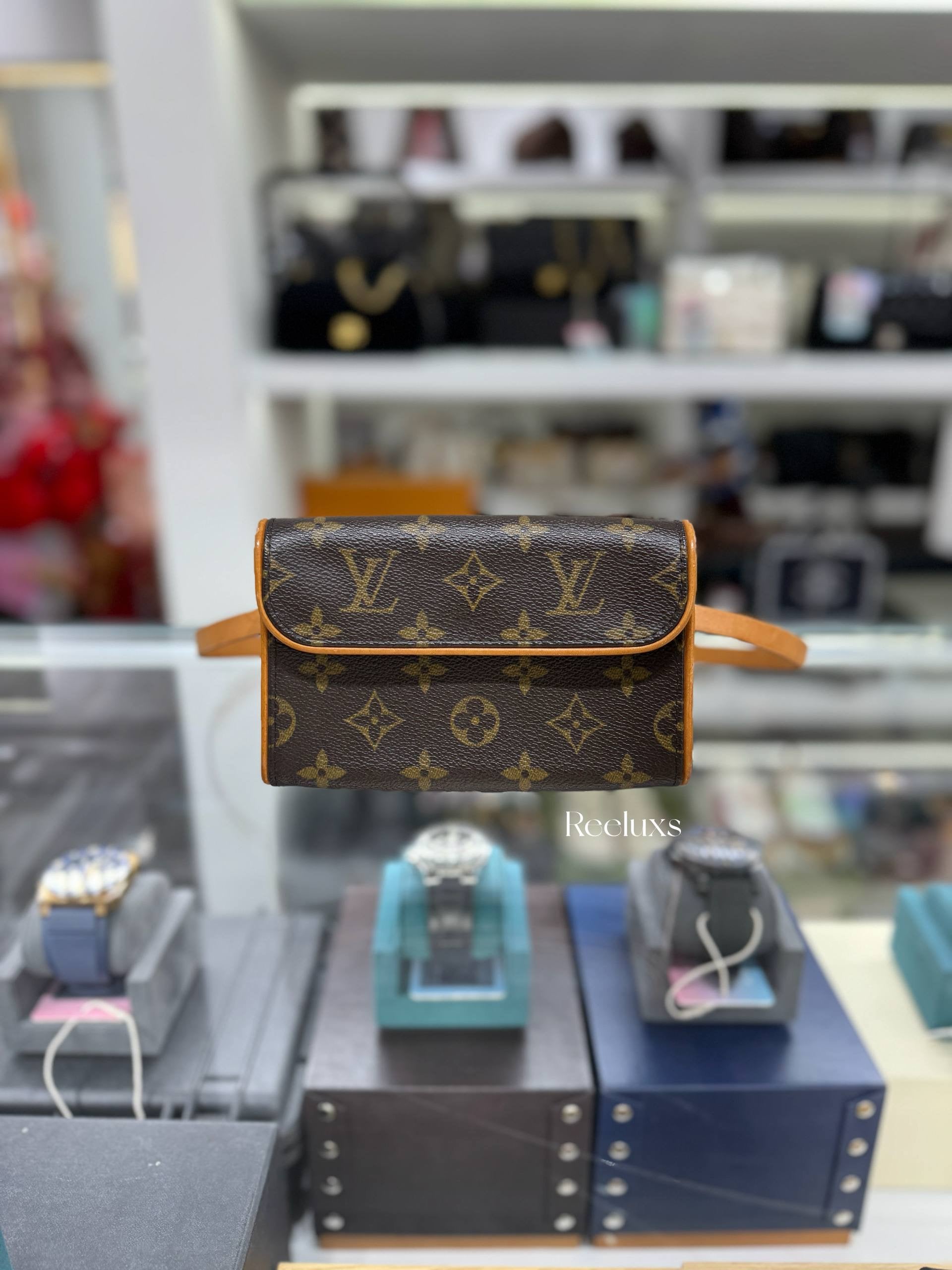 LOUIS VUITTON Monogram Pochette Florentine Waist Bag